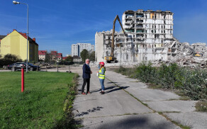 Trwa wyburzanie byłej Komendy Policji w Pile