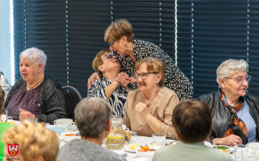 Śniadnie wielkanocne z seniorami w Szydłowie