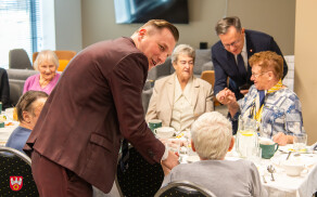 Śniadnie wielkanocne z seniorami w Szydłowie