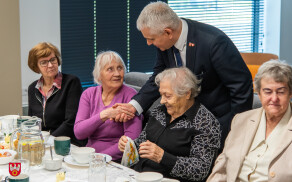 Śniadnie wielkanocne z seniorami w Szydłowie