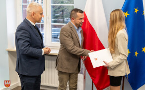 wręczenie nagród laureatom