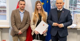 wręczenie nagród laureatom