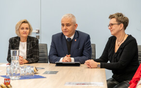 wręczenie nagród laureatom