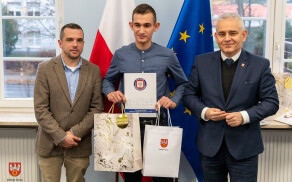 wręczenie nagród laureatom