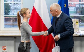 wręczenie nagród laureatom