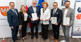 Współpraca szkoły przy Teatralnej z n...