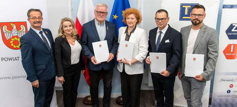 Współpraca szkoły przy Teatralnej z n...