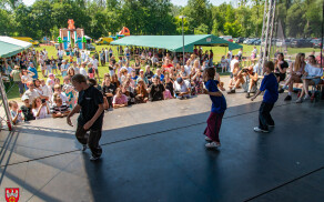 Ogólnofajny Piknik Rodzinny Beezone na stadionie