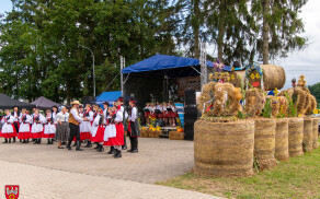 Dożynki gminne w Brzostowie- święto plonów i wspólnoty