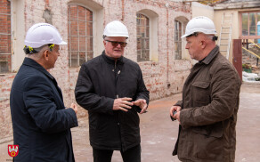 Intensywne prace budowlane na terenie Kolejki za 2,4 mln zł