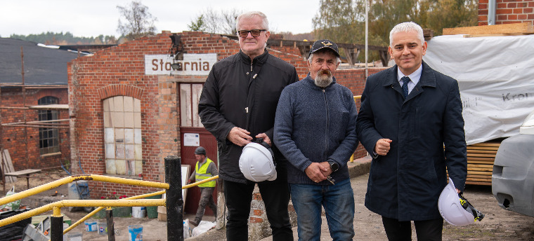 Intensywne prace budowlane na terenie...
