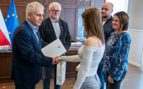 Amelia Kopertowicz uratowała życie paralotniarzaza