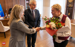 podziękowania dla byłej dyrektor