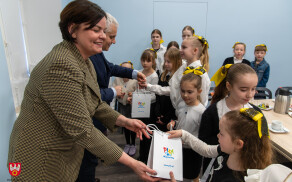 Cheerleaderki ze Szkoły Podstawowej nr 11  w Starostwie