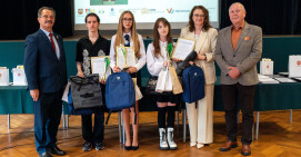 Nagrody dla młodych pasjonatów biologii i chemii