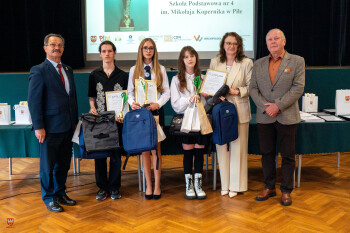 Nagrody dla młodych pasjonatów biologii i chemii