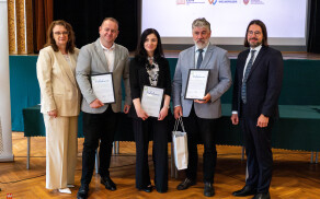 Nagrody dla młodych pasjonatów biologii i chemii