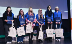 Nowi czeladnicy odebrali świadectwa