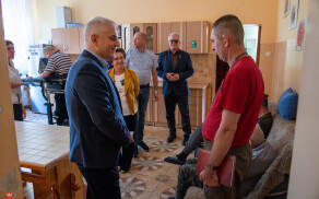 Z wizytą w Domu Pomocy Społecznej w Dębnie