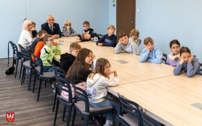 Uczniowie ze Szkoły Podstawowej STO gościli w Starostwie