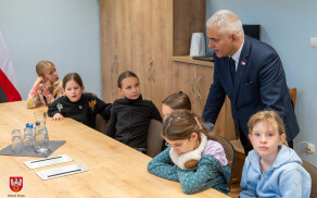 Uczniowie ze Szkoły Podstawowej STO gościli w Starostwie