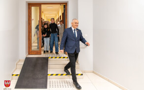 Uczniowie ze Szkoły Podstawowej STO gościli w Starostwie