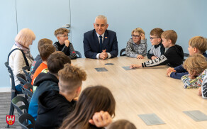 Uczniowie ze Szkoły Podstawowej STO gościli w Starostwie