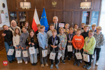 Uczniowie ze Szkoły Podstawowej STO gościli w Starostwie