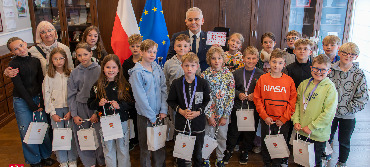 Uczniowie ze Szkoły Podstawowej STO g...