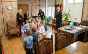 wizyta dzieci w Starostwie