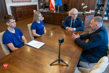 Przygotowania uczniów do jubileuszu "Ekonomika"