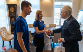 Przygotowania uczniów do jubileuszu "Ekonomika"