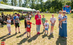 Rodziny zastępcze świętowały na stadionie przy Okrzei