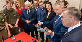 Wicepremier i Minister Cyfryzacji z wizytą w Mechaniku i PCE