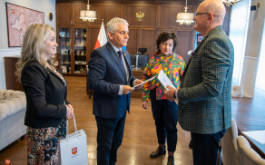 Gratulacje z okazji jubileuszu pracy zawodowej