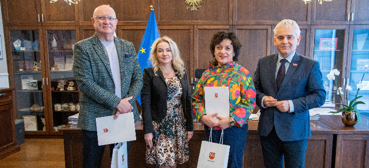 Gratulacje z okazji jubileuszu pracy...