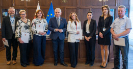 Gratulacje dla pracowników z okazji jubileuszu pracy