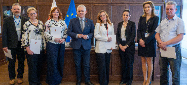 Gratulacje dla pracowników z okazji j...