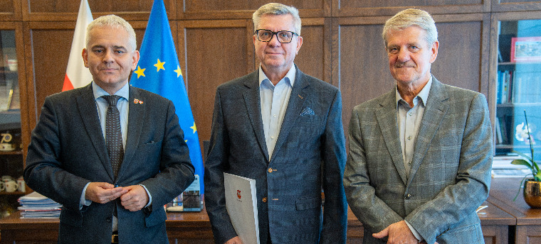 Gratulacje dla Karola Urbanka, dyryge...