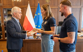 Przedstawiciele Klubu Siatkarskiego Piła u starosty