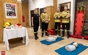 koncert w Kinie Iskra na leczenie Szymona