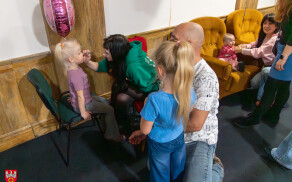 koncert w Kinie Iskra na leczenie Szymona