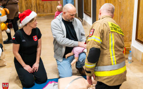 koncert w Kinie Iskra na leczenie Szymona