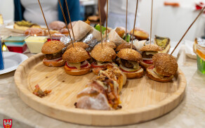 koncert w Kinie Iskra na leczenie Szymona