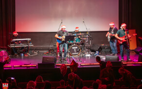 koncert w Kinie Iskra na leczenie Szymona