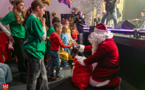 koncert w Kinie Iskra na leczenie Szymona