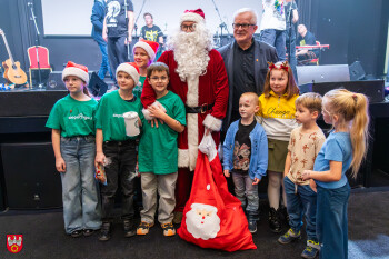 koncert w Kinie Iskra na leczenie Szymona