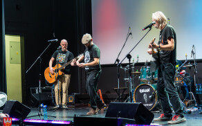 koncert w Kinie Iskra na leczenie Szymona