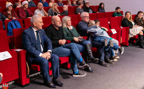 koncert w Kinie Iskra na leczenie Szymona