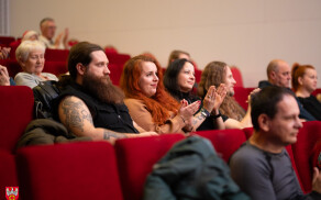 koncert w Kinie Iskra na leczenie Szymona